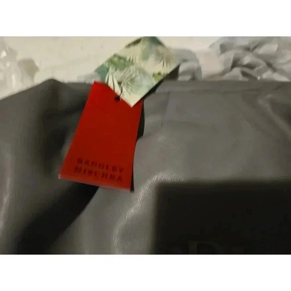 Bagdley Mischka Clutch In Grey Chain Strap Inside Zip With Pocket - Picture 4 of 5